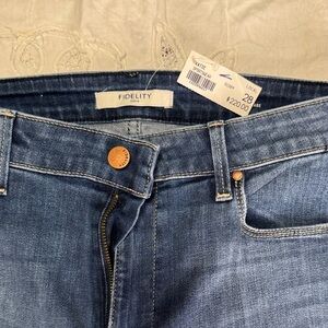 💠 Fidelity Classic Blue Denim Jeans NYT